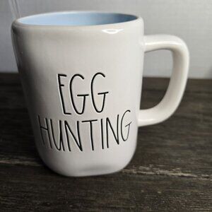 NWT Rae Dunn Artisan Egg Hunting Easter Mug Blue Interior 2021 Magenta Farmhouse